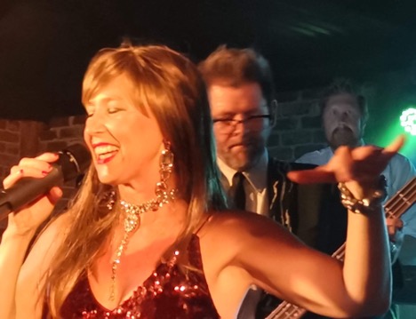 Singer-alix-jordan-singer-actor-artist